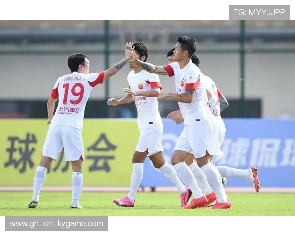 上海海港李明头球破门,徐新策动全场攻势:一次信念与协作的胜利之旅 上海海港李明头球破门,徐新策动全场攻势:一次信念与协作的胜利之旅