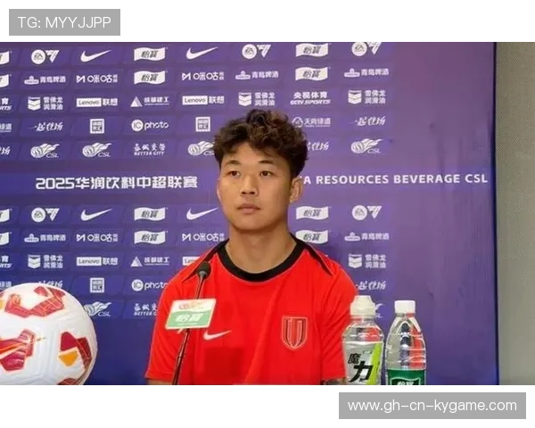 成都蓉城严鼎皓中路直塞，锋线轻松破门——速度与默契在绿茵场上的绽放